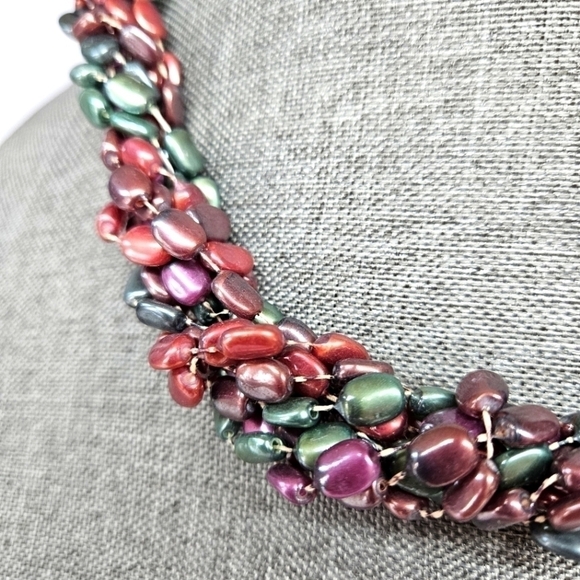 VINTAGE Plastic Beaded Burgundy & Green Twisted Box Clasp Necklace Hong Kong - Picture 4 of 6